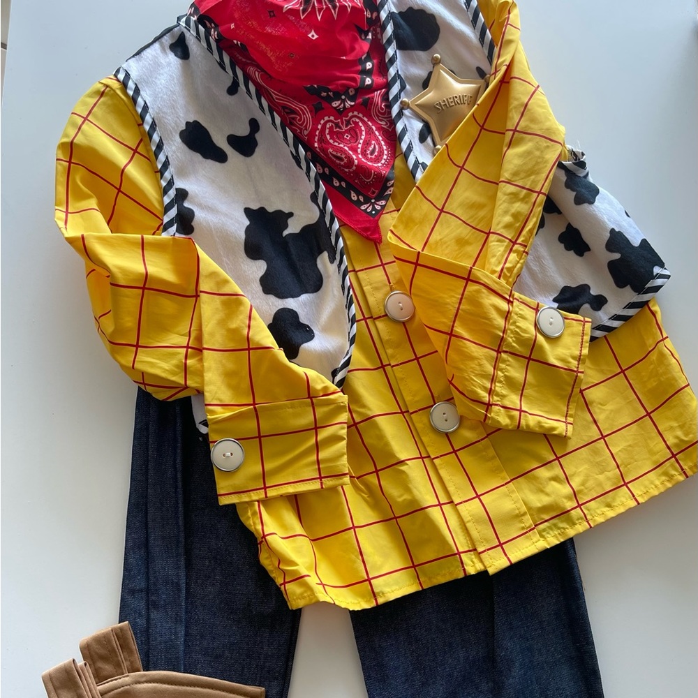 Disney / woody / costume set / size 7/8